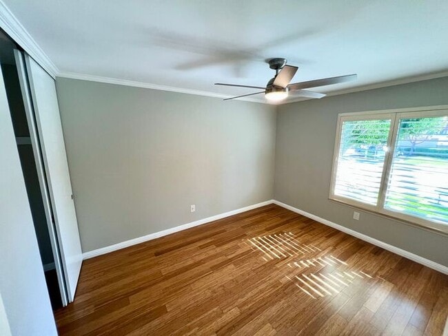 Building Photo - Spacious 4 BR/2.5 BA Townhouse in Carlsbad...