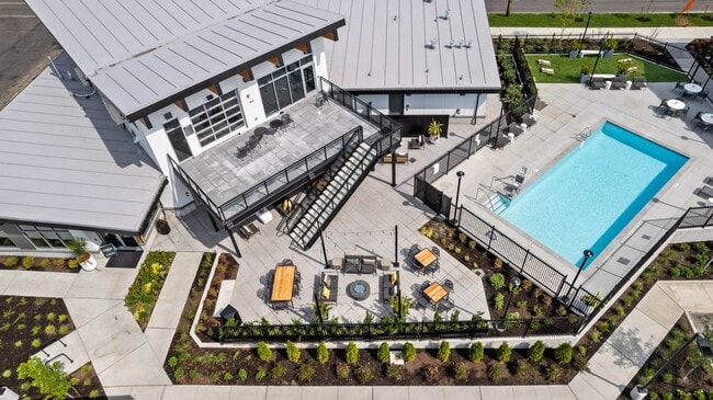 Building Photo - Gage On Sixth