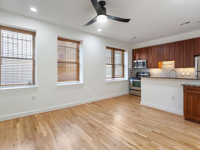 Building Photo - Charming 2BR/2BA Condo Near U Street with ...