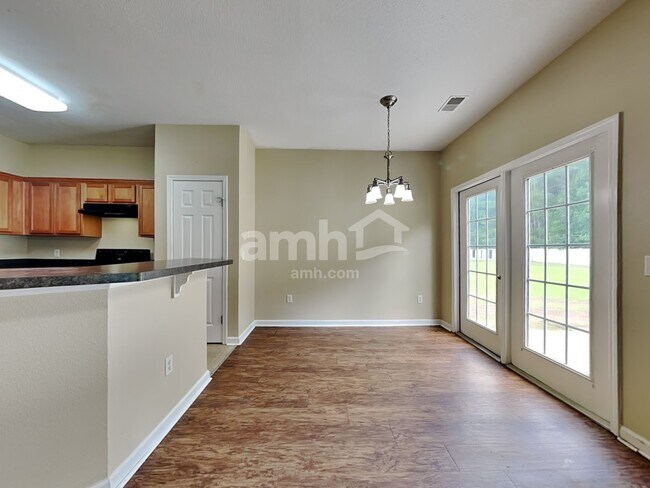 Building Photo - 155 Red Oak Dr
