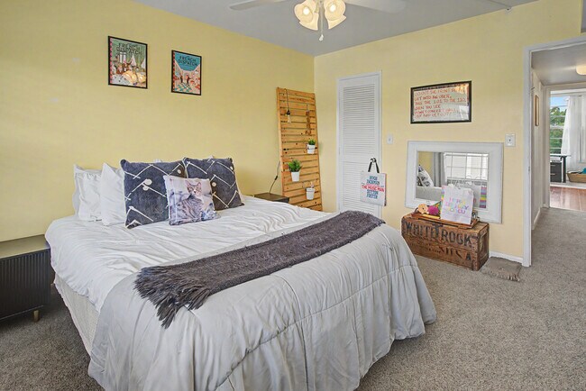 Building Photo - 3930 Oaks Clubhouse Dr