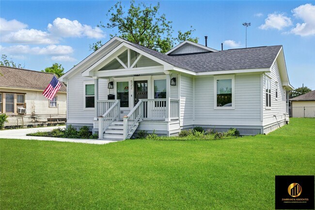 Primary Photo - 522 Caplin St