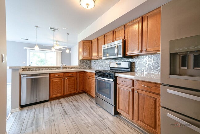 Building Photo - 1432 Hampshire Ct