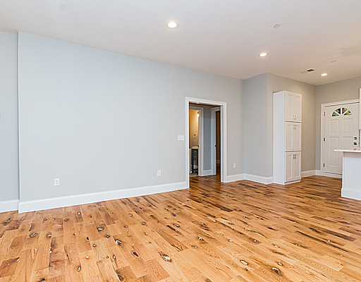 Building Photo - 244 Leyden St