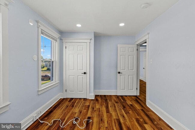 Building Photo - 601 High St