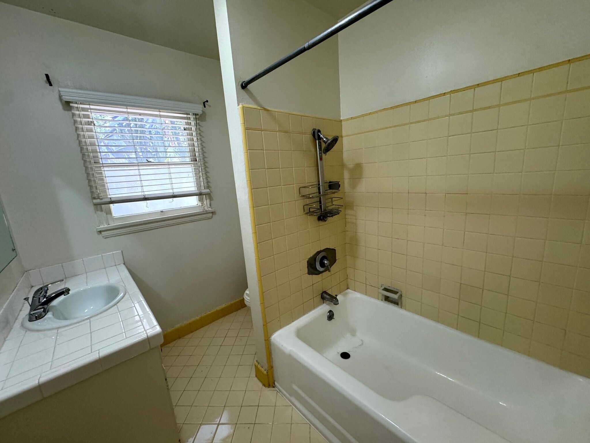 Building Photo - 1271 N Crescent Heights Blvd
