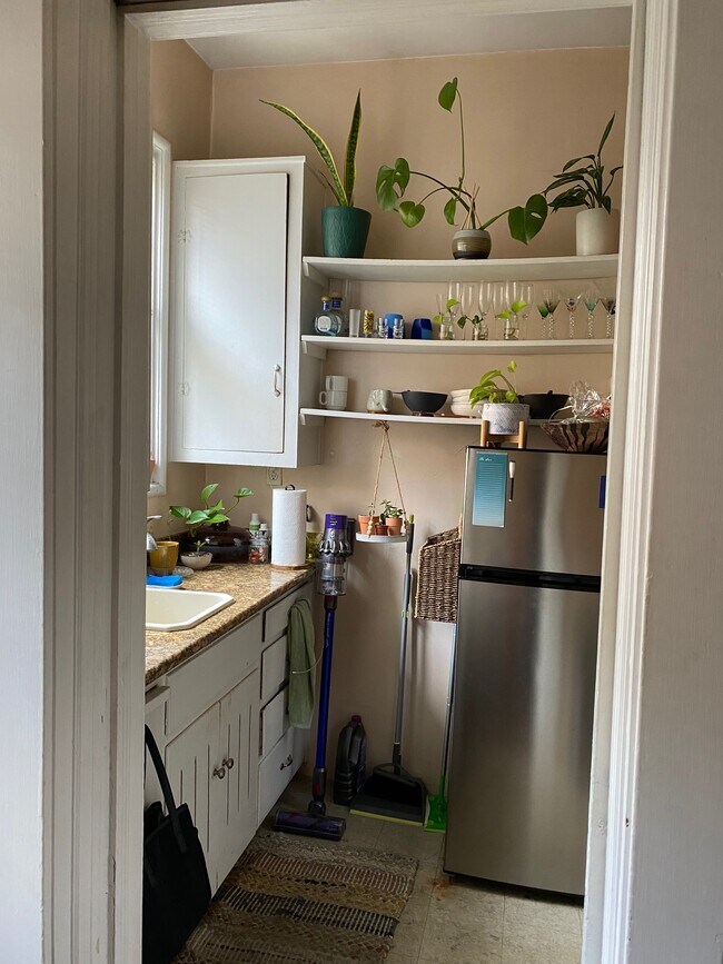Kitchen with fridge - 2718 Dana St