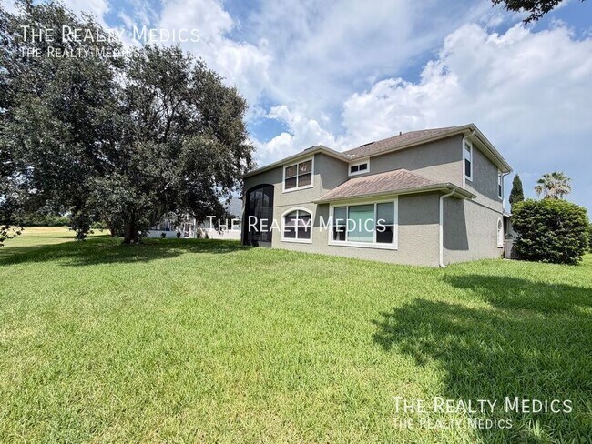 Building Photo - 1565 The Oaks Blvd