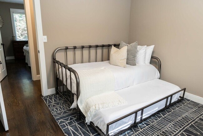 Building Photo - 8212 Bennett Rd