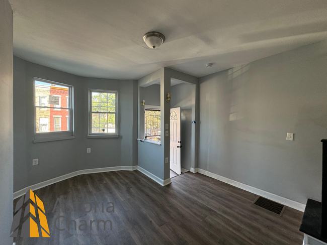 Building Photo - Newly Renovated 3BD/1.5BA townhome in Balt...