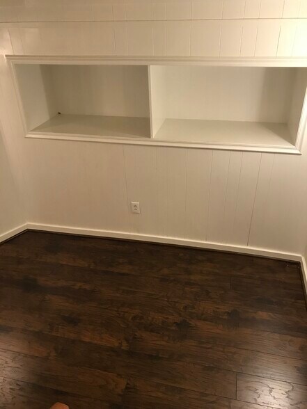 Dining area - 633 Clairmont Cir