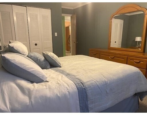 Building Photo - 10 Kenmar Dr