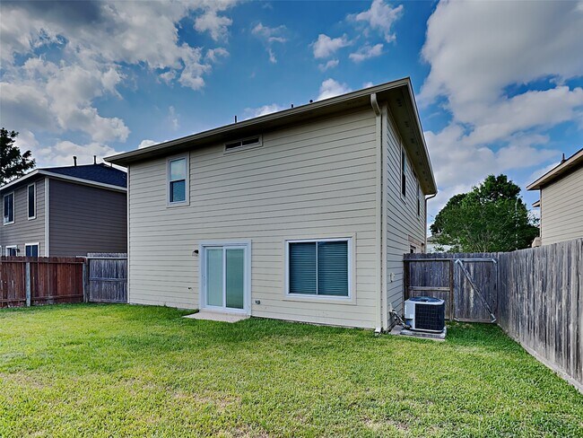 Building Photo - 11731 Rolling Stream Dr