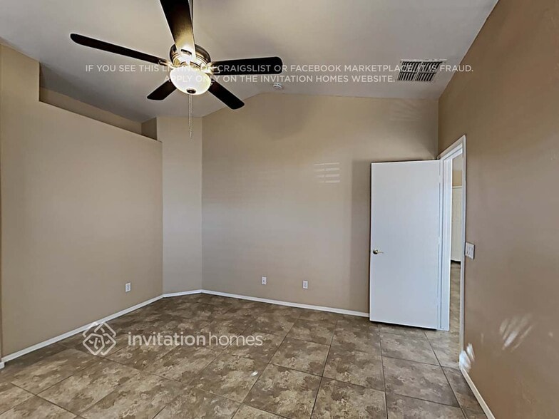 Building Photo - 163 N Saffron Cir