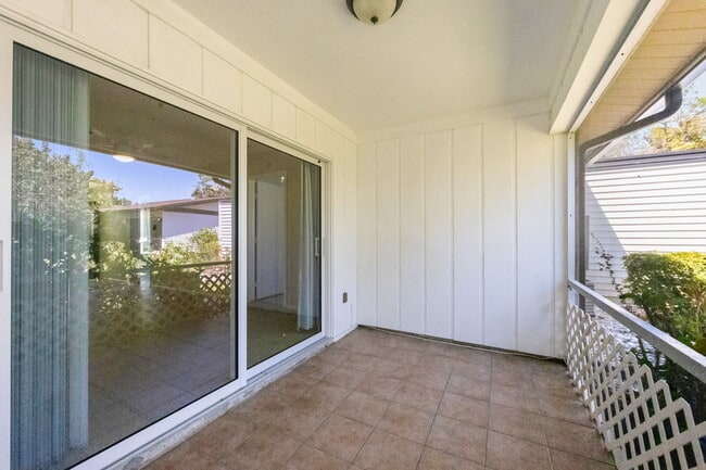 Building Photo - 1023 Pine Isle Ln