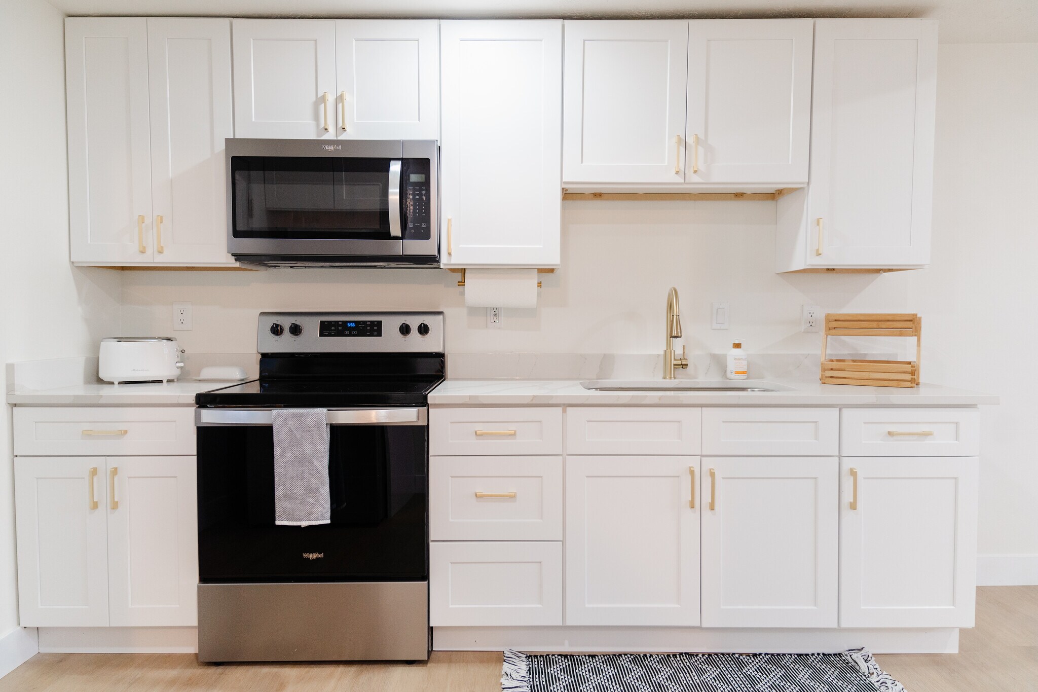 Building Photo - 6805 S Nye Dr