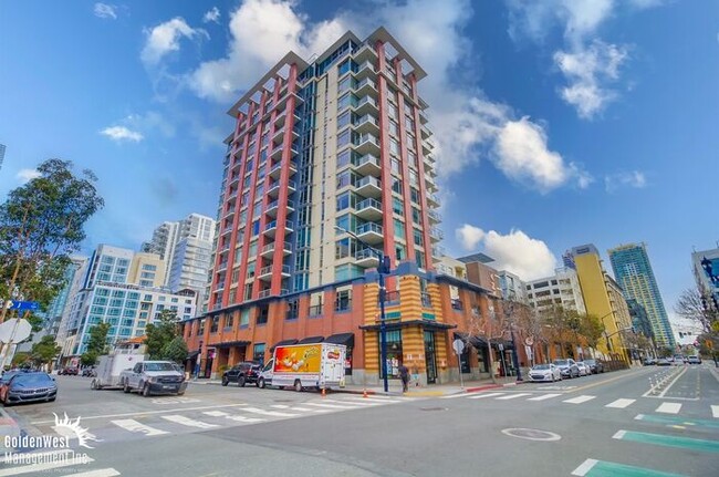 Building Photo - Upscale 1Bdm 1Ba High-Rise Condo Near Petc...