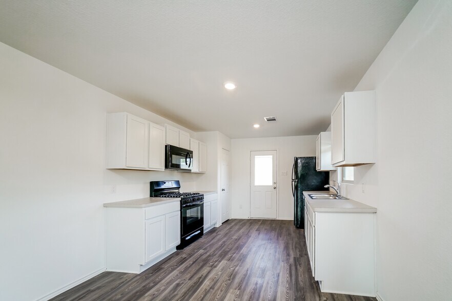 Building Photo - 1718 Campos Ct