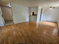 Building Photo - Serene 2 Bedroom 1 1/2 Bath Aurora Townhom...