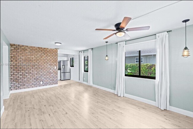 Building Photo - 5754 SW 20th St