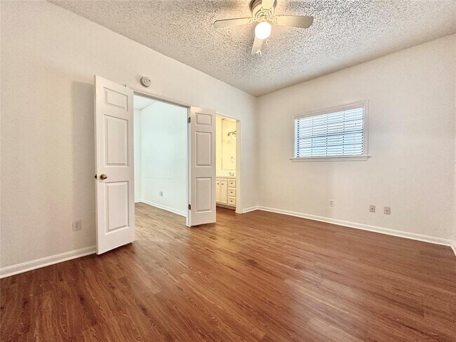 Building Photo - 505 W 18th St