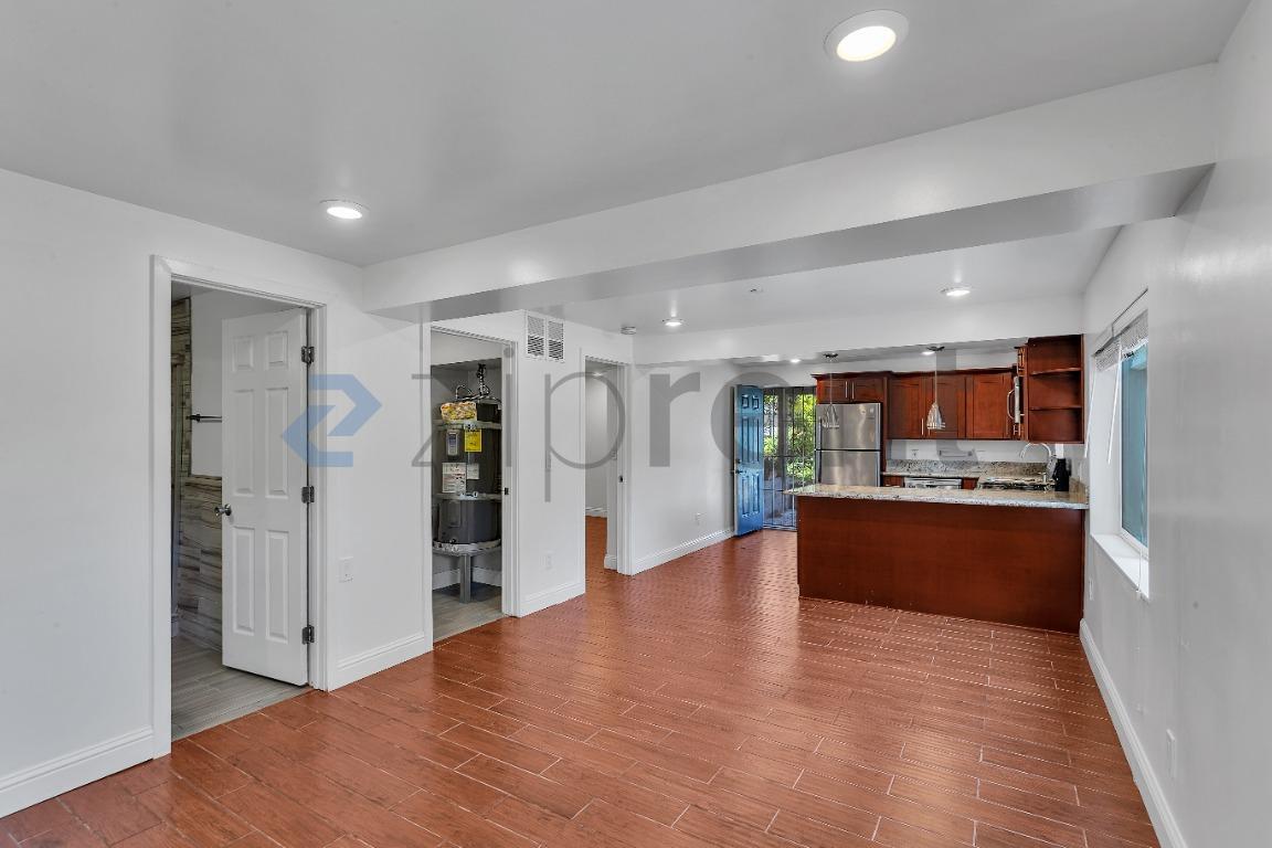 Building Photo - Unit 2