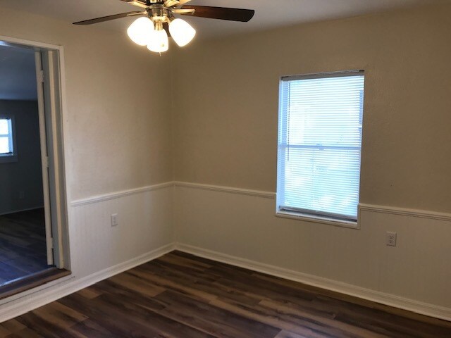 Building Photo - 322 Skinner Blvd