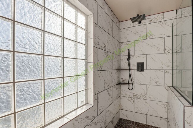 Building Photo - Corner Lot Gilbert Home with Modern Comforts in a Prime Location