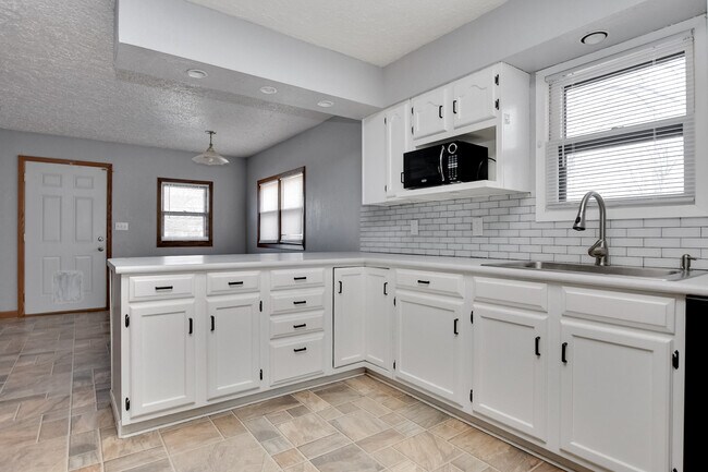 Building Photo - 2300 Avenue F