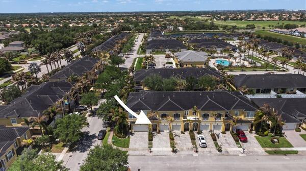 Building Photo - 6109 NW Kendra Ln