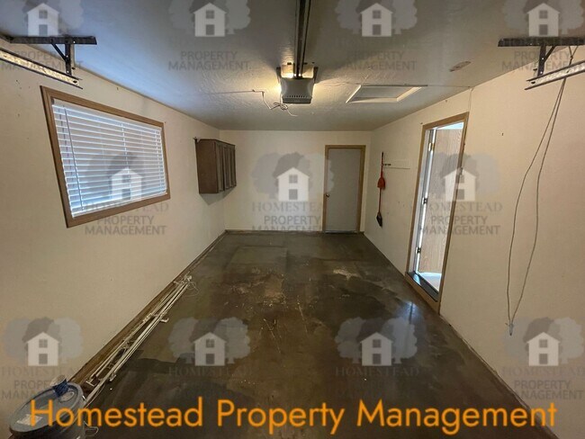 Building Photo - 659