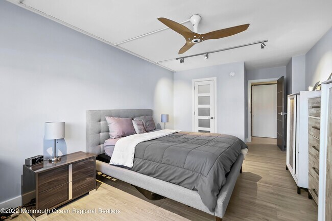 Building Photo - 675 Ocean Ave N