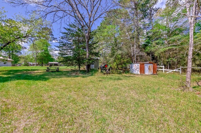 Building Photo - 8 Vick Rd