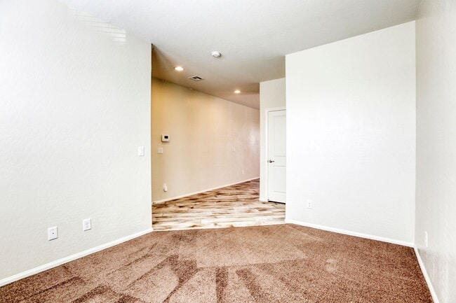 Building Photo - Great 3 bedroom home close to Nellis AFB