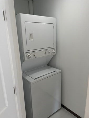 Building Photo - 65 Front St