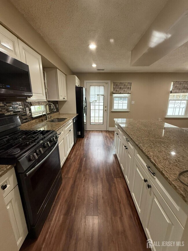 Building Photo - 88 Sapphire Ln