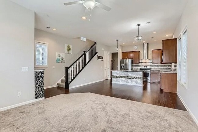 Building Photo - Beautiful Updated Townhouse- Maple Grove