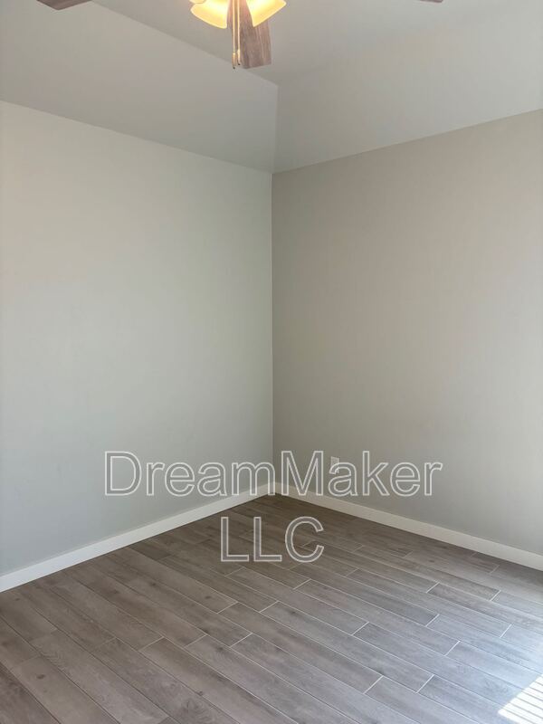 Building Photo - 5225 Red Maple Ave