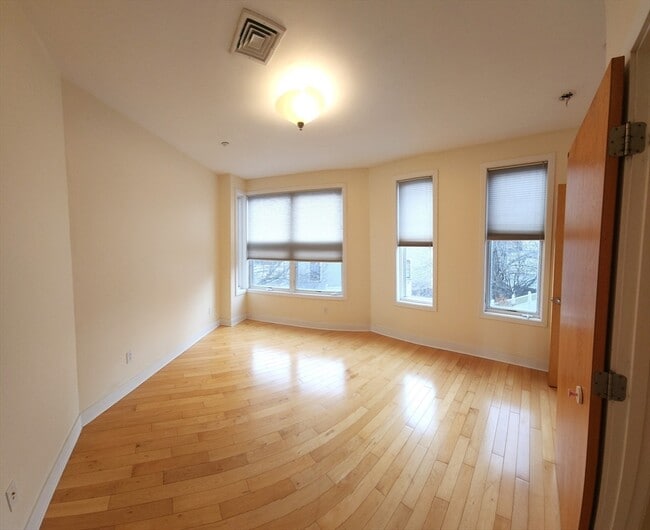 Building Photo - 24 Bay State Rd