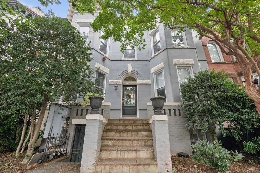 Building Photo - 2025 13th St NW