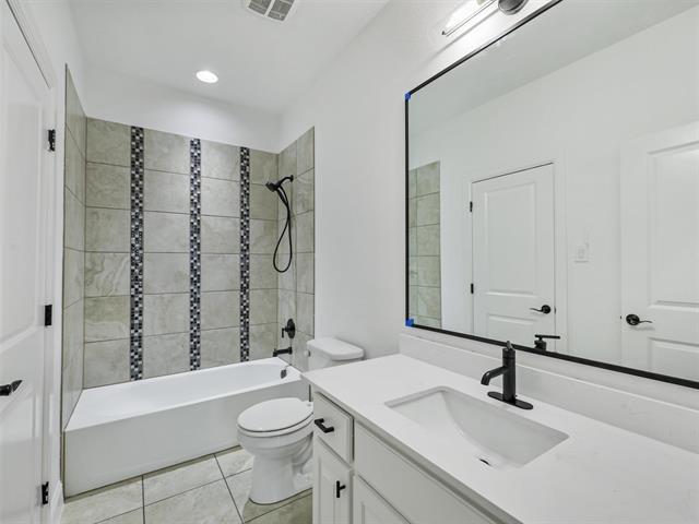 Building Photo - 1500 Le Mans Ln