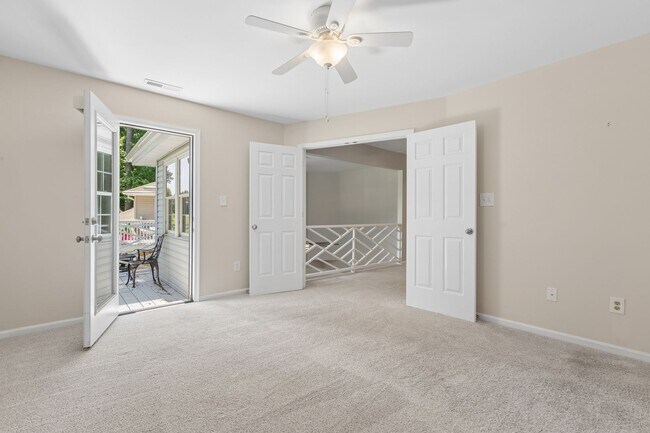 Building Photo - Gorgeous Home Ready for Move In