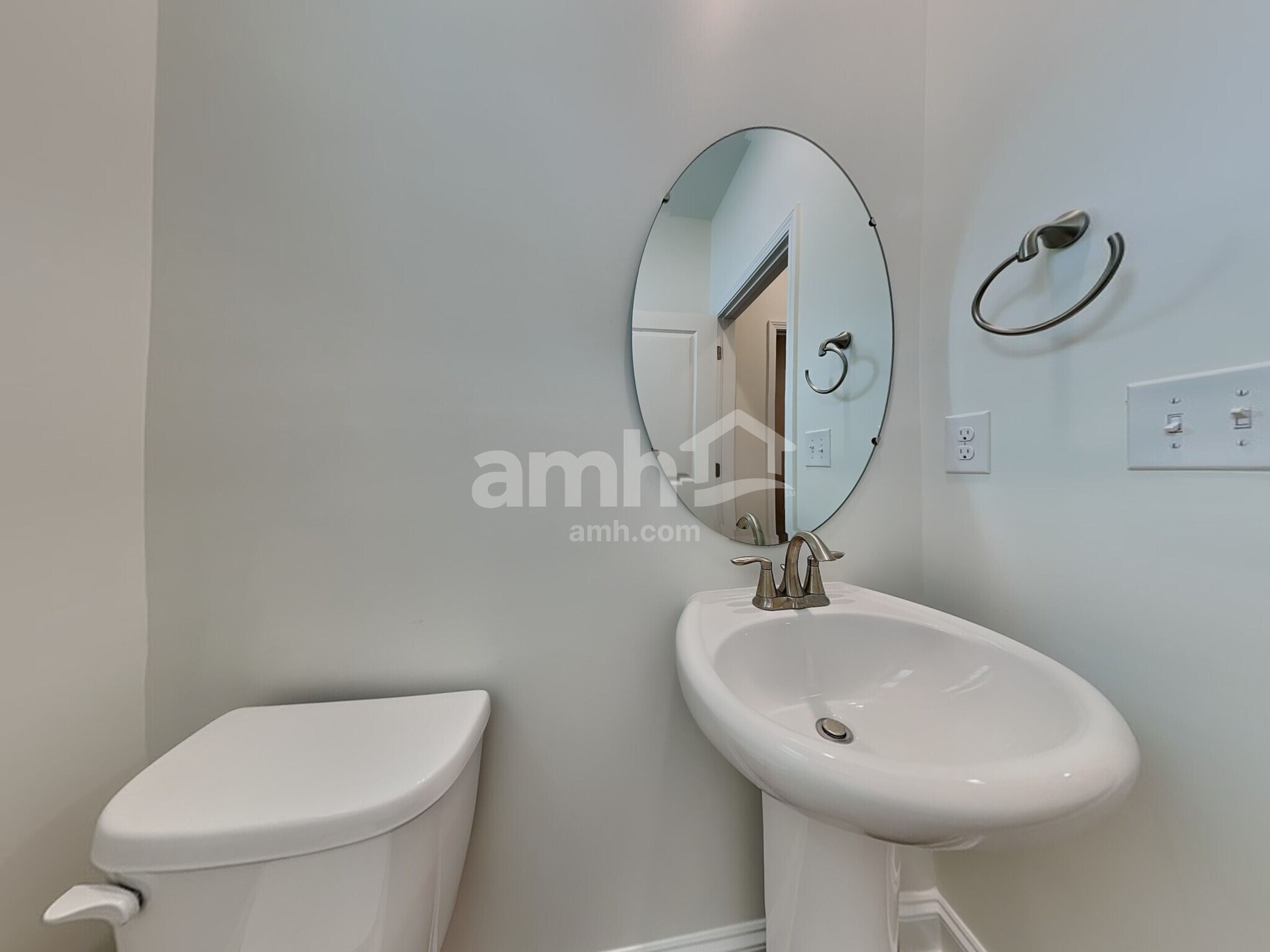 Building Photo - 636 Rivermist Dr