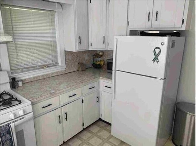 Building Photo - 28 Beaconsfield Rd