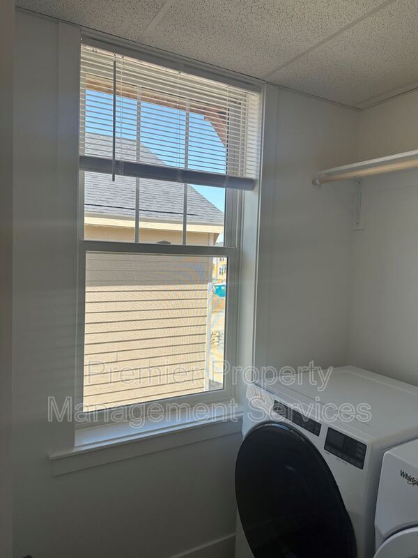 Building Photo - 6011 Elysian Rd