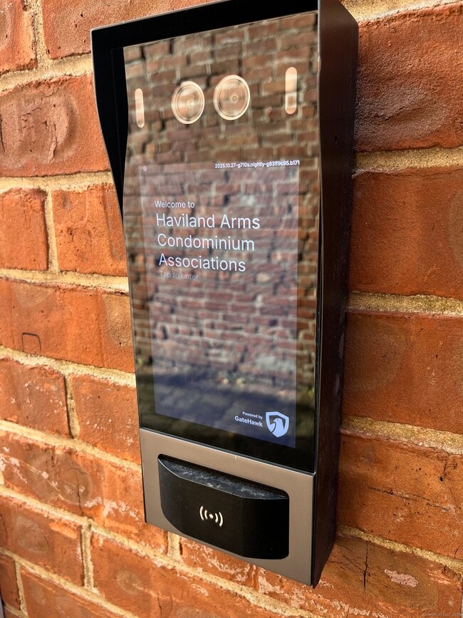 Building Photo - 94 Washington St