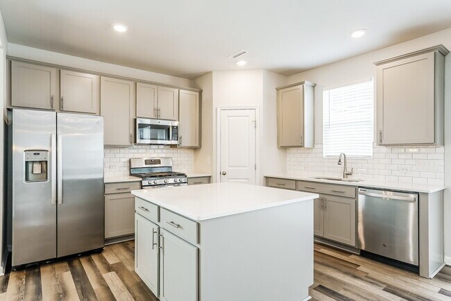 Building Photo - 534 Dawley Dr