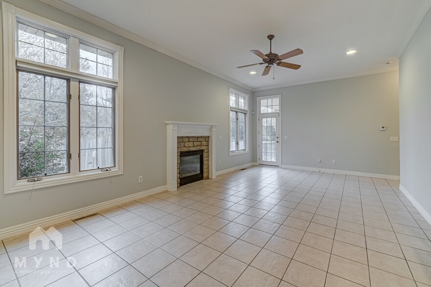 Building Photo - 3253 S Kickapoo Ave