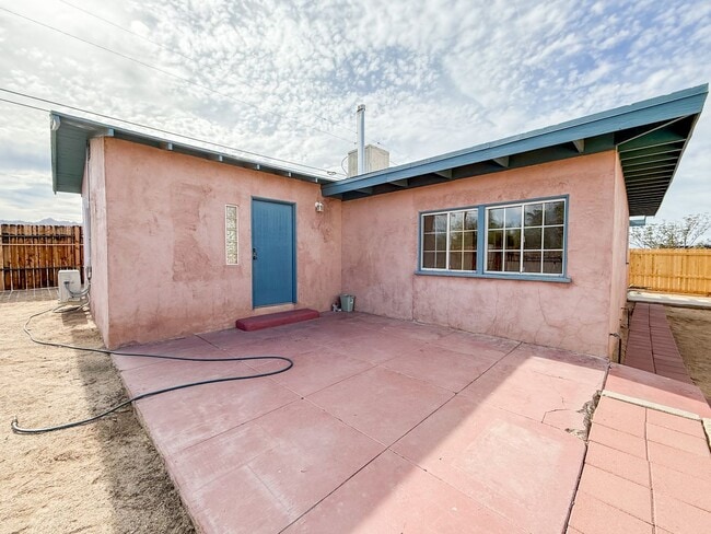 Building Photo - 29 Palms home in desired Indian Cove neighborhood