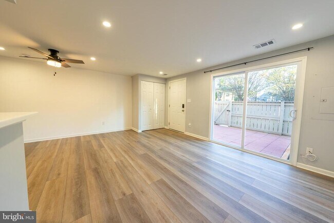 Building Photo - 9377 Chadburn Pl